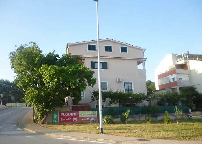 Suran 2 Πανσιόν Ρόβινι